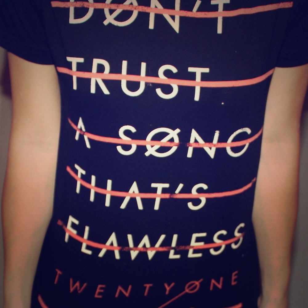 Twenty one Pilots graphic tee